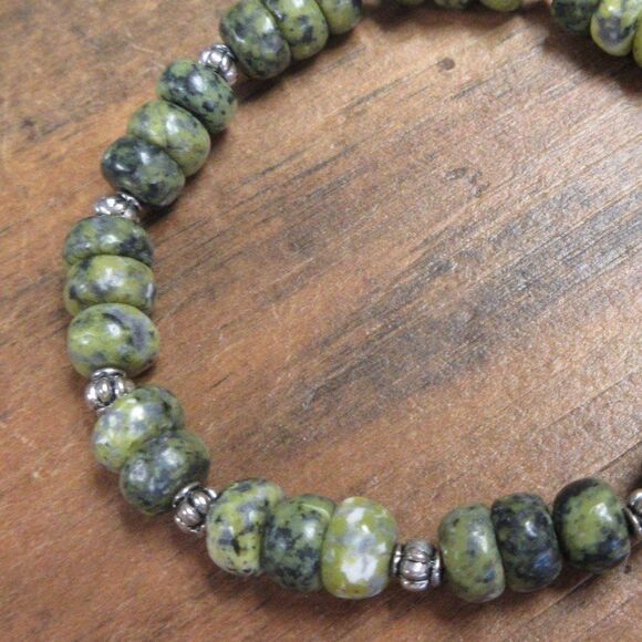 MERRISOTA JEWELRY Green Serpentine Stretch Bracelet Size 6 3/4" Gemstones NEW - Picture 5 of 7